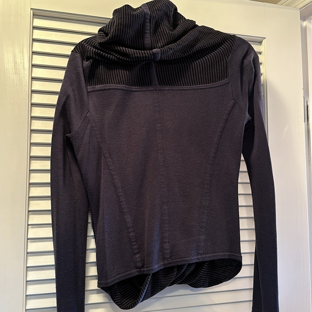Lululemon wrap - Picture 3 of 4